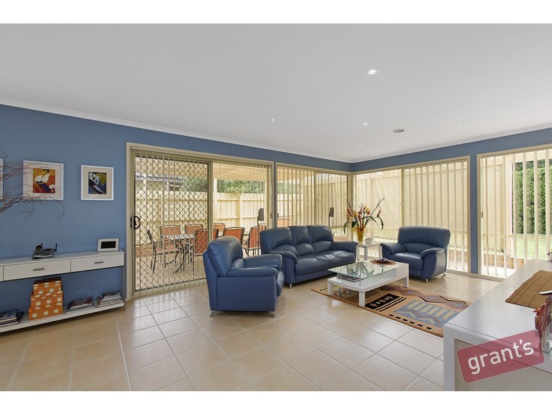 24 Blandford Crescent, Narre Warren South VIC 3805