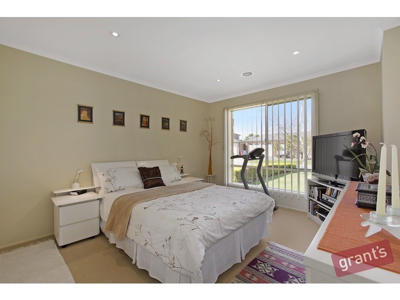 24 Blandford Crescent, Narre Warren South VIC 3805