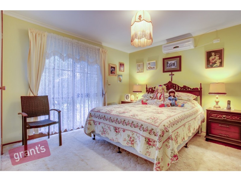 34 Struan Avenue, Endeavour Hills VIC 3802