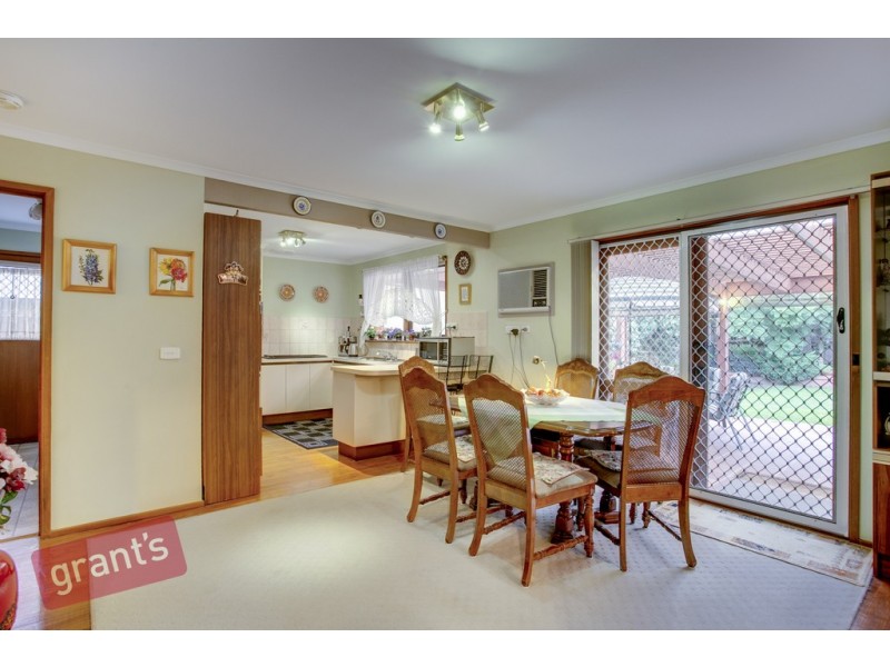 34 Struan Avenue, Endeavour Hills VIC 3802