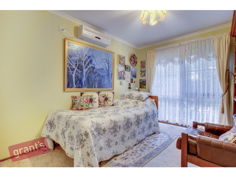 34 Struan Avenue, Endeavour Hills VIC 3802