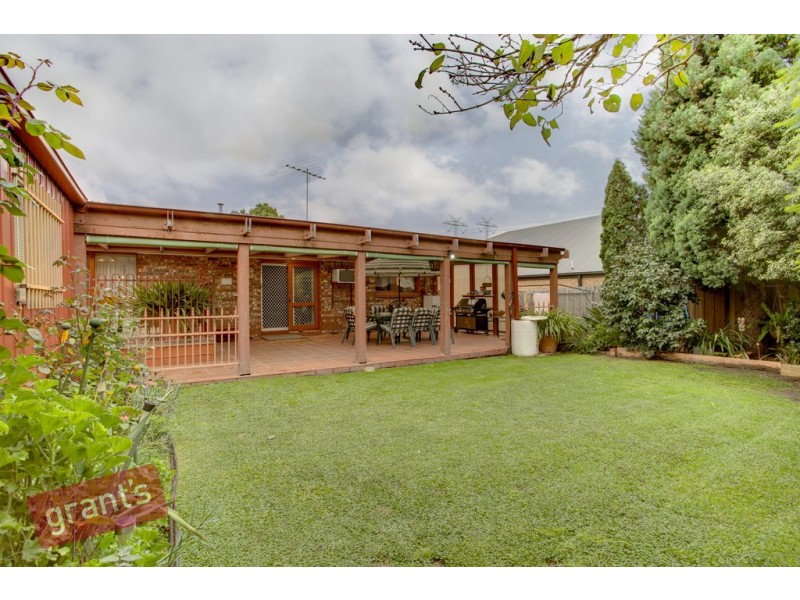 34 Struan Avenue, Endeavour Hills VIC 3802