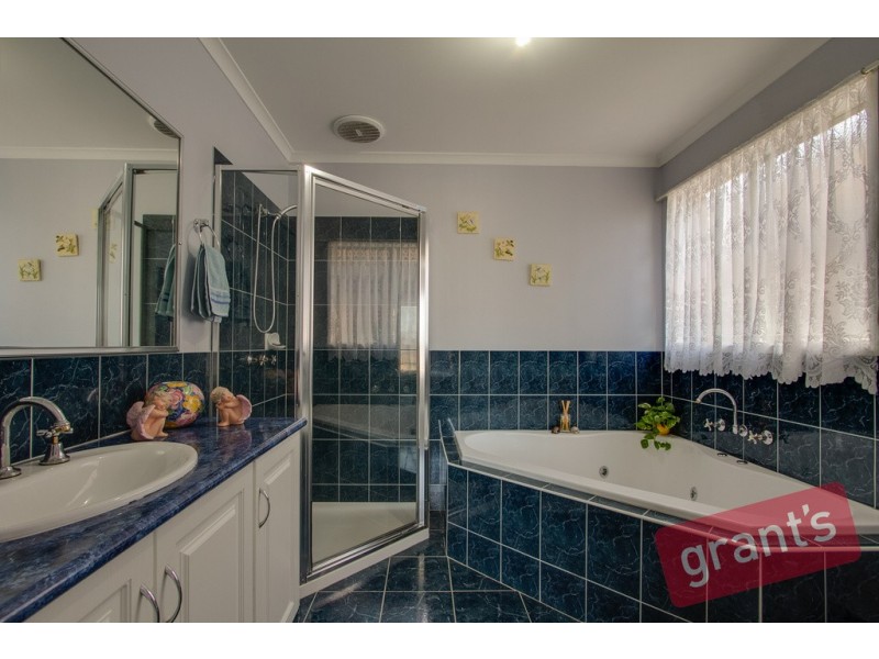 3 Jarvis Close, Narre Warren South VIC 3805