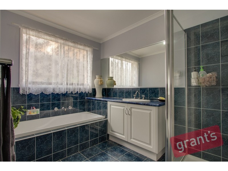 3 Jarvis Close, Narre Warren South VIC 3805