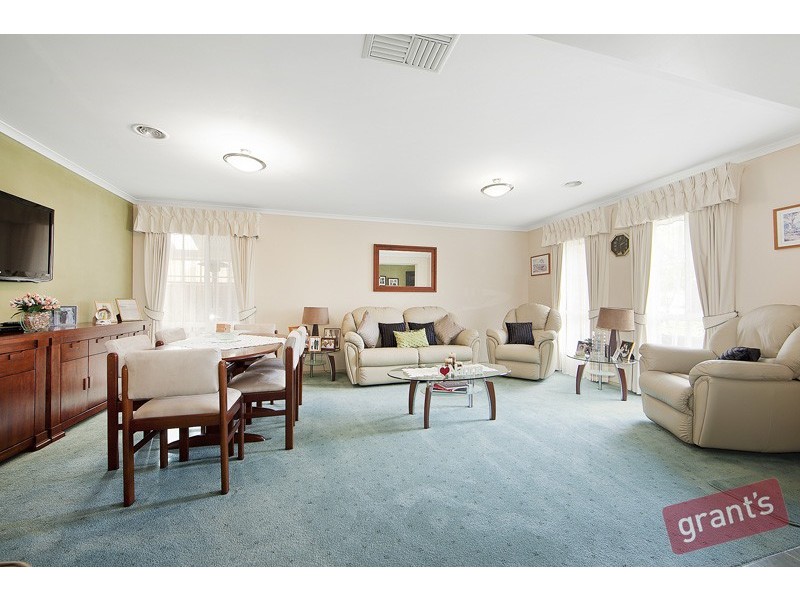 2 Rich Walk, Narre Warren South VIC 3805