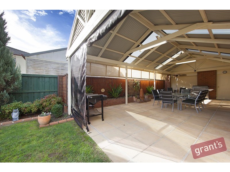 2 Rich Walk, Narre Warren South VIC 3805