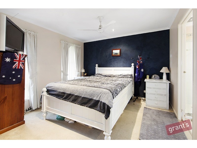 90 Harold Keys Drive, Narre Warren South VIC 3805