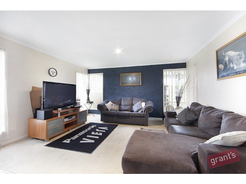90 Harold Keys Drive, Narre Warren South VIC 3805