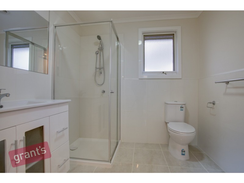 53 Sydney Parkinson Avenue, Endeavour Hills VIC 3802