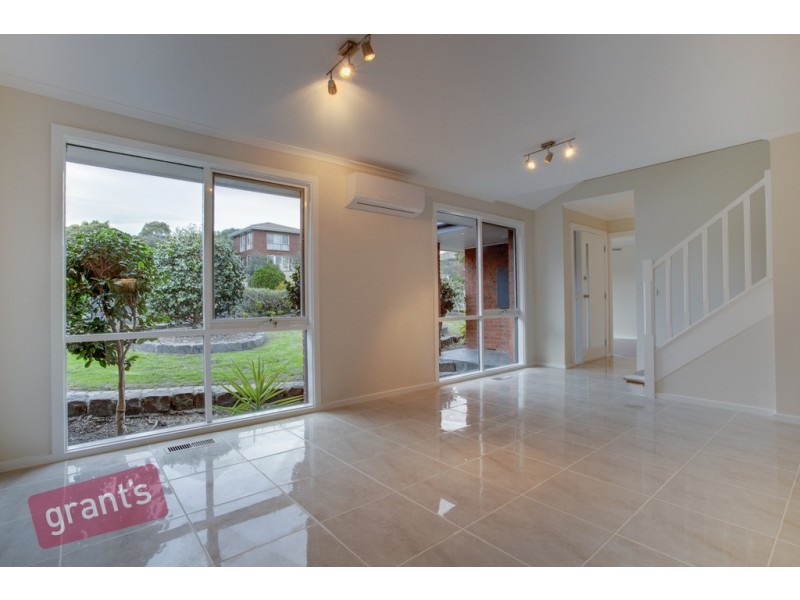 53 Sydney Parkinson Avenue, Endeavour Hills VIC 3802