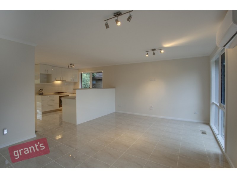 53 Sydney Parkinson Avenue, Endeavour Hills VIC 3802