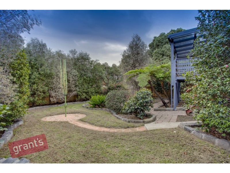 53 Sydney Parkinson Avenue, Endeavour Hills VIC 3802