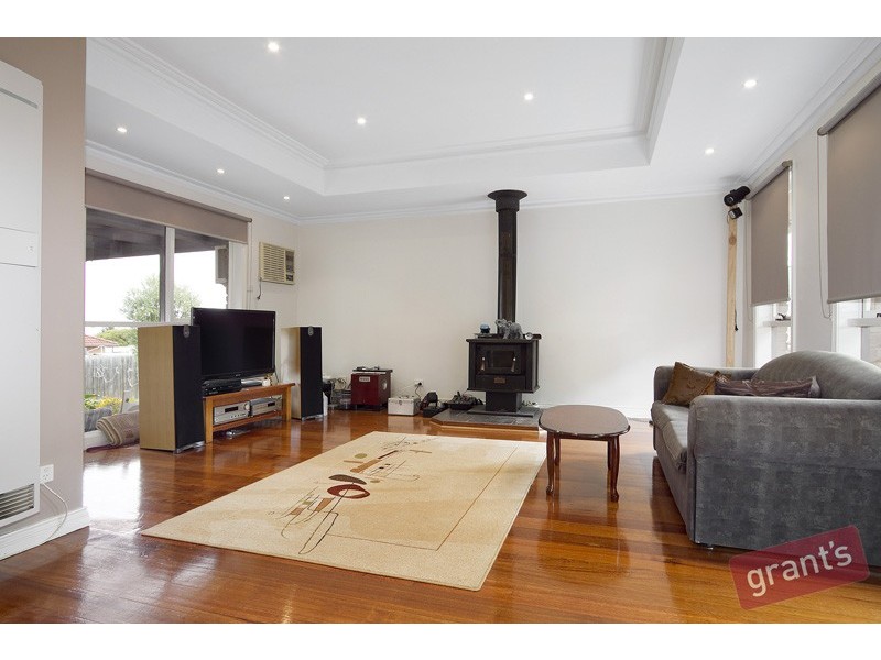 24 Charles Green Avenue, Endeavour Hills VIC 3802