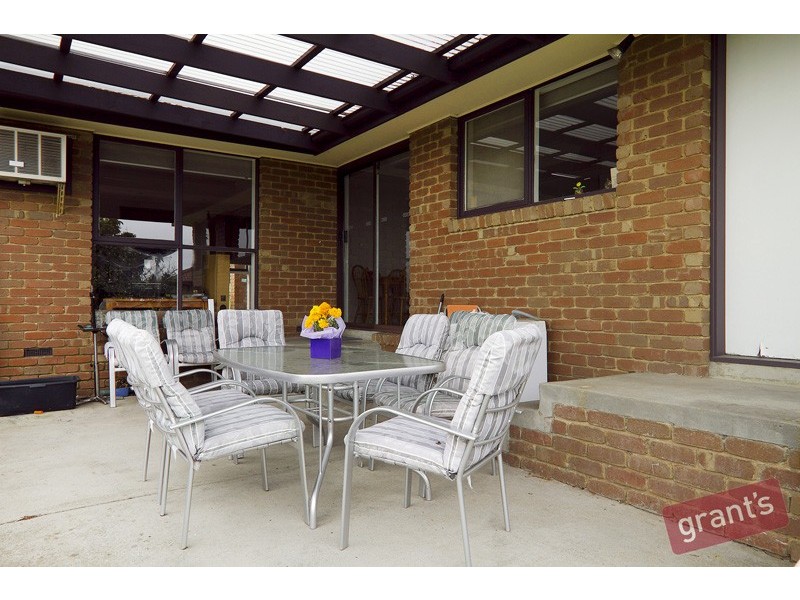 24 Charles Green Avenue, Endeavour Hills VIC 3802