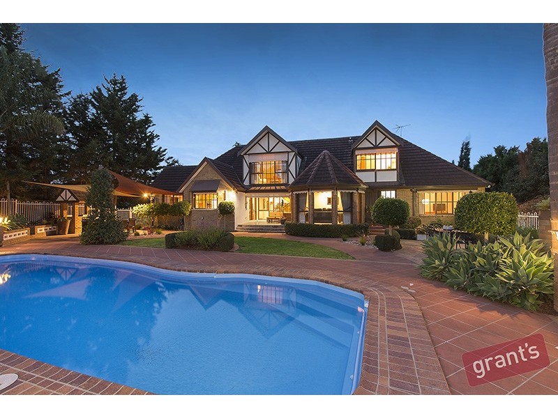 44 Halcyon Way, Narre Warren South VIC 3805