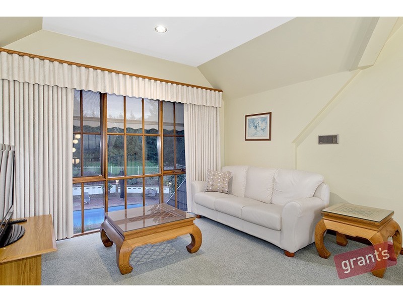 44 Halcyon Way, Narre Warren South VIC 3805