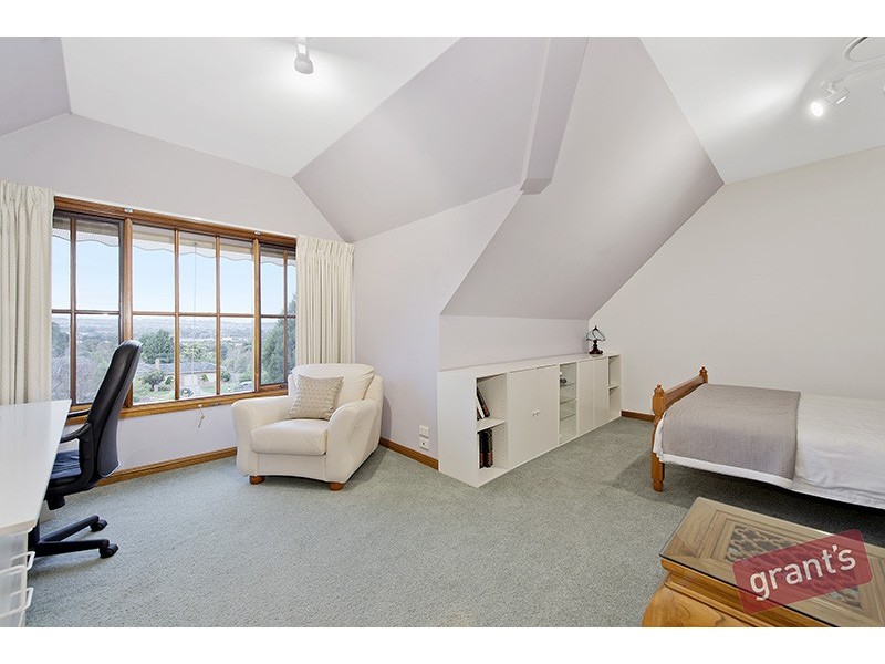 44 Halcyon Way, Narre Warren South VIC 3805