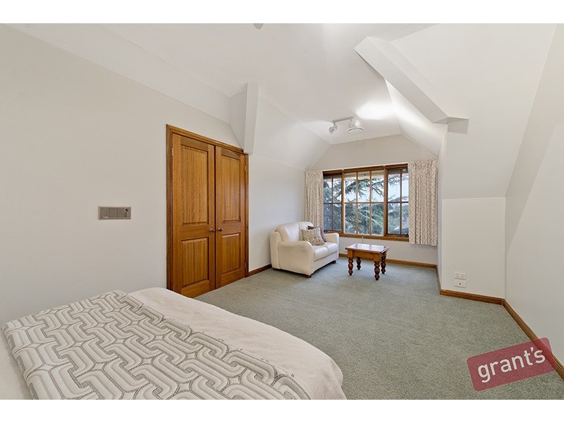 44 Halcyon Way, Narre Warren South VIC 3805