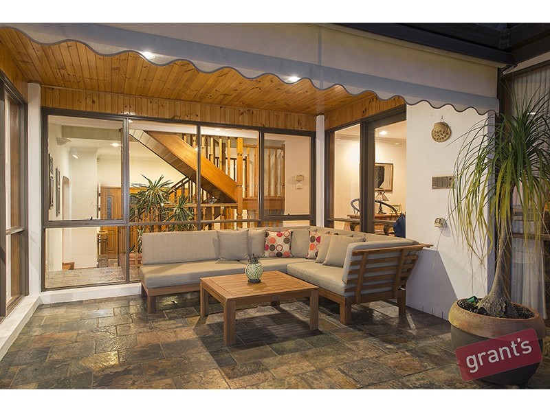 44 Halcyon Way, Narre Warren South VIC 3805