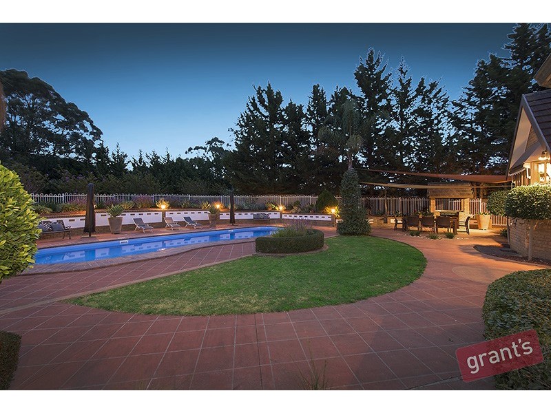 44 Halcyon Way, Narre Warren South VIC 3805