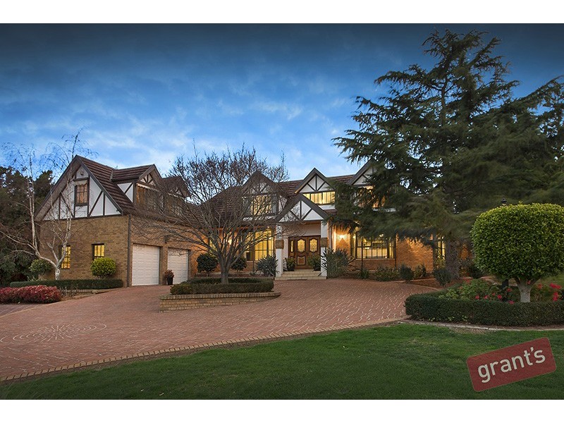 44 Halcyon Way, Narre Warren South VIC 3805