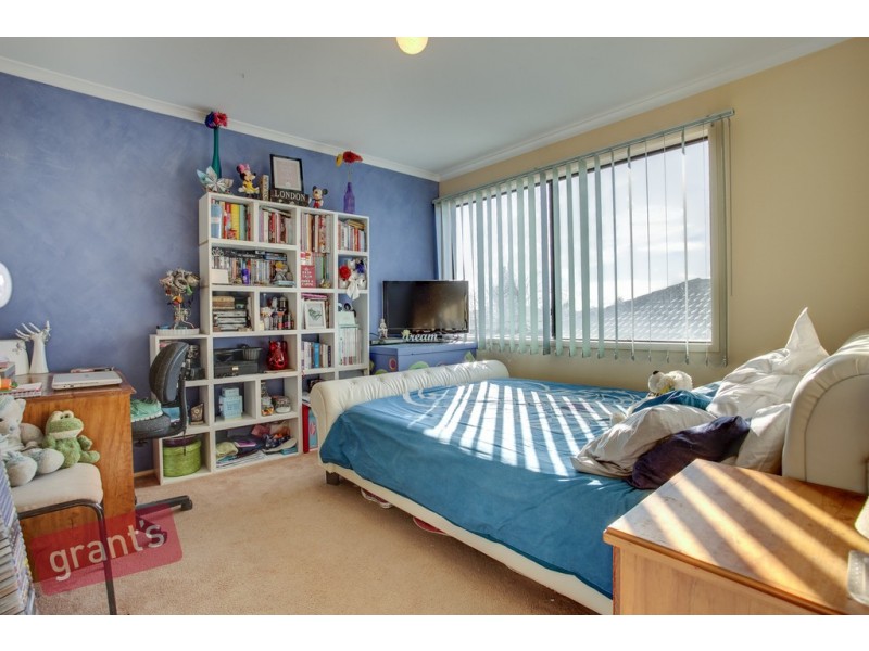 8 Cromford Crescent, Narre Warren South VIC 3805