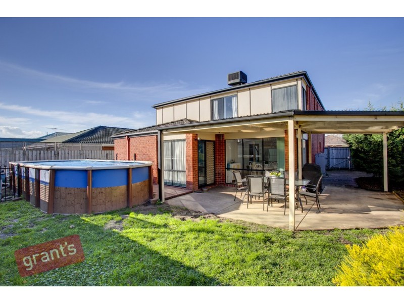 8 Cromford Crescent, Narre Warren South VIC 3805