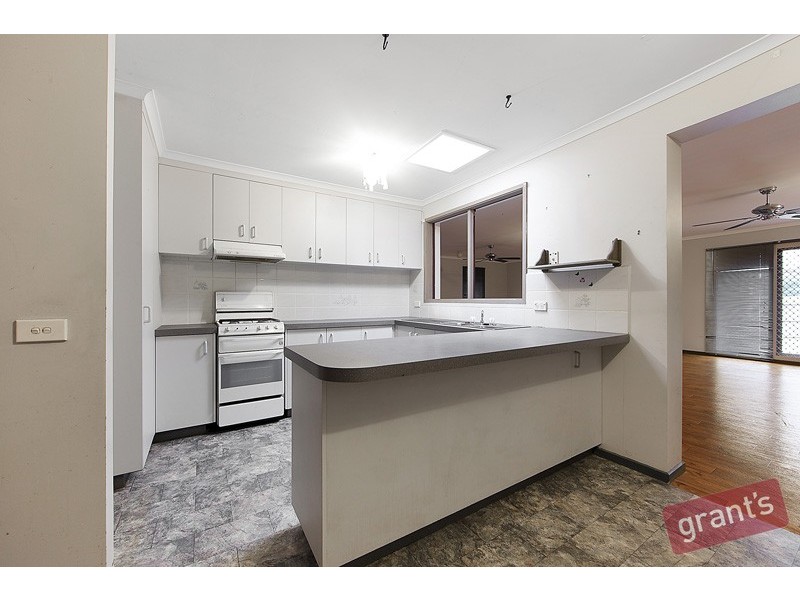 8 Durham Court, Narre Warren VIC 3805