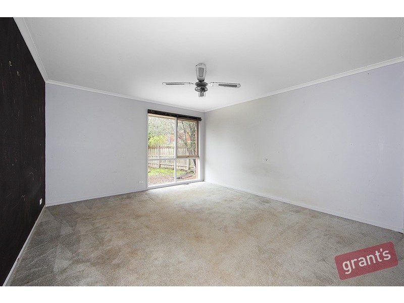 8 Durham Court, Narre Warren VIC 3805