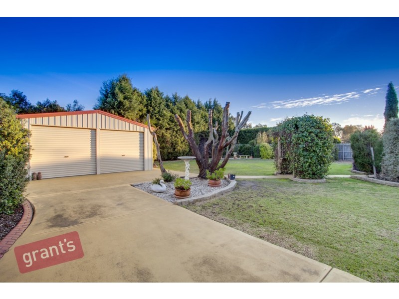 15 Glen Vista Drive, Narre Warren North VIC 3804