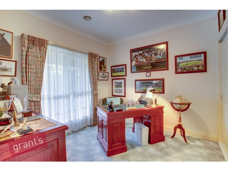 15 Glen Vista Drive, Narre Warren North VIC 3804