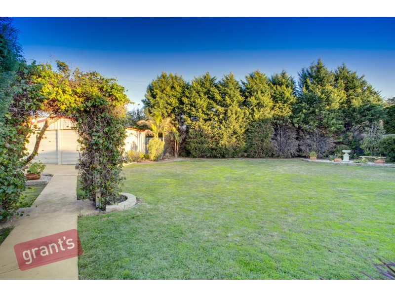15 Glen Vista Drive, Narre Warren North VIC 3804