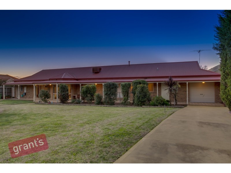 15 Glen Vista Drive, Narre Warren North VIC 3804