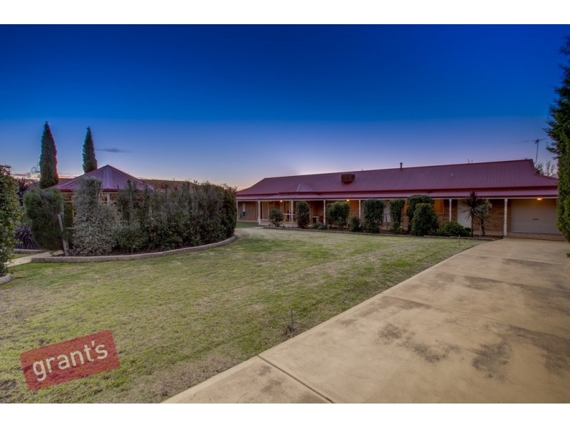 15 Glen Vista Drive, Narre Warren North VIC 3804