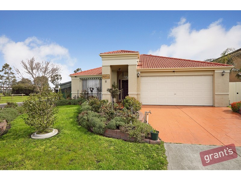 8 Kenton Walk, Narre Warren South VIC 3805
