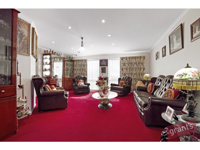 8 Kenton Walk, Narre Warren South VIC 3805