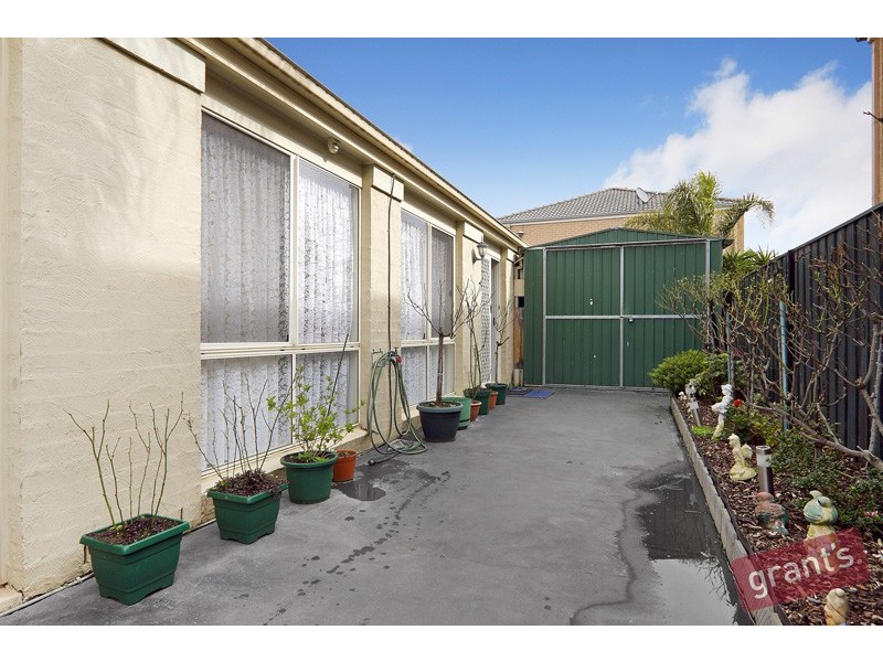 8 Kenton Walk, Narre Warren South VIC 3805