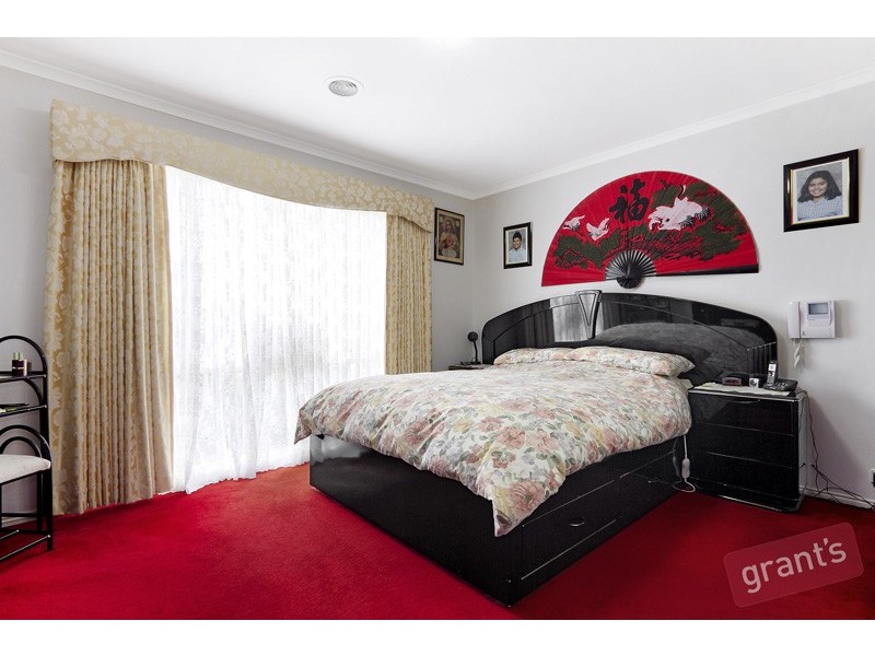 8 Kenton Walk, Narre Warren South VIC 3805