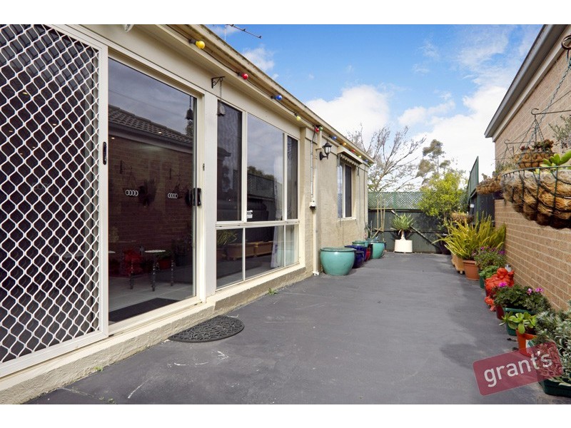 8 Kenton Walk, Narre Warren South VIC 3805