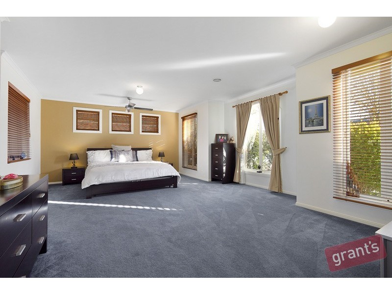 4 Merriwee Grove, Narre Warren South VIC 3805