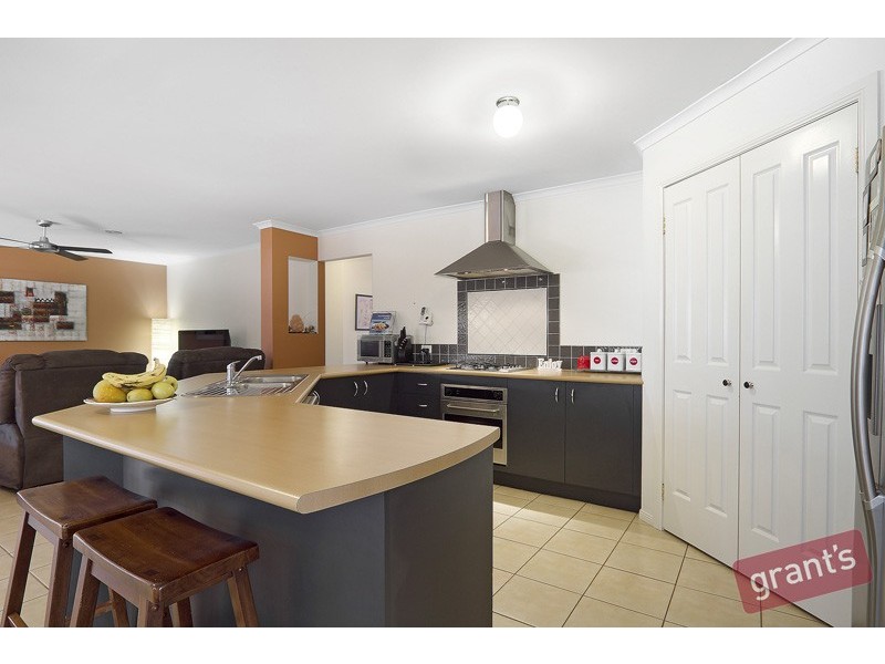 4 Merriwee Grove, Narre Warren South VIC 3805