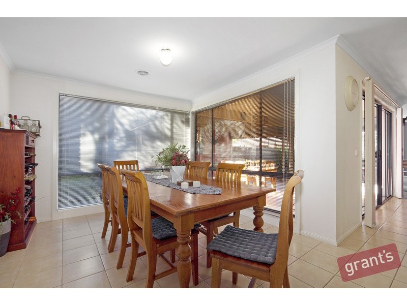 4 Merriwee Grove, Narre Warren South VIC 3805