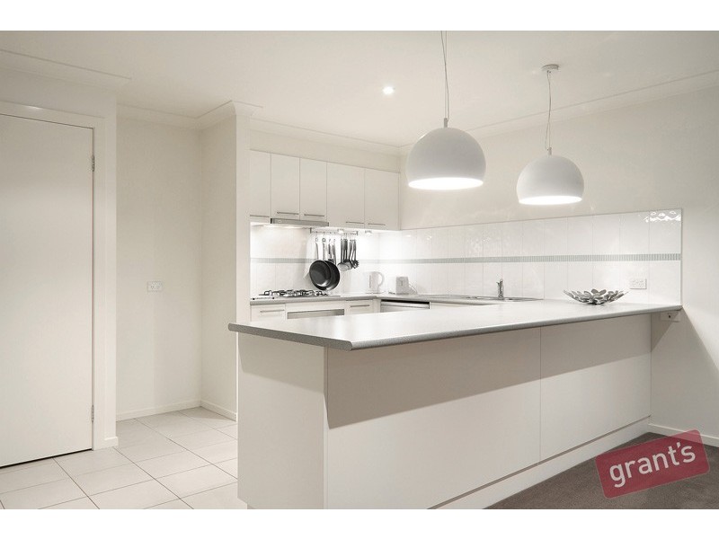 3 Snowdonia Road, Cranbourne North VIC 3977