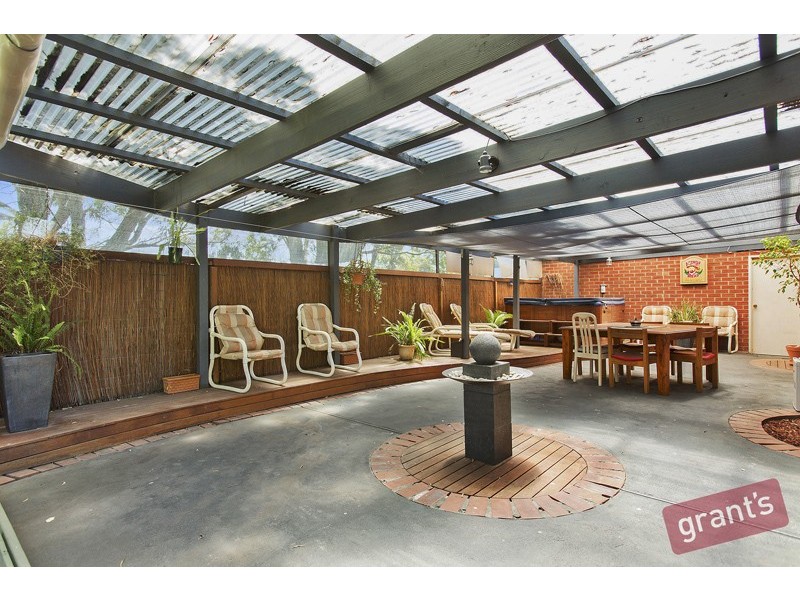 7 Camira Court, Berwick VIC 3806