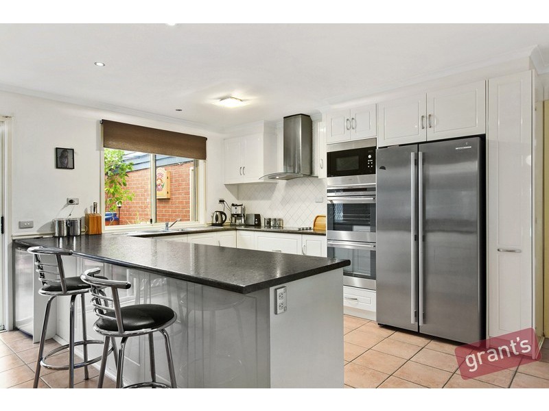 7 Camira Court, Berwick VIC 3806