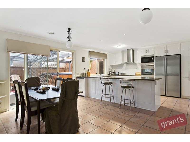 7 Camira Court, Berwick VIC 3806