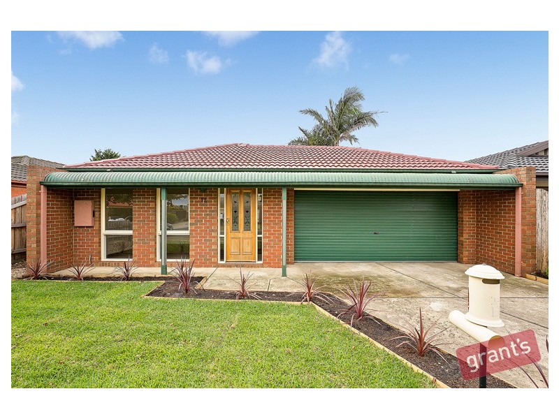 13 Langbourne Drive, Narre Warren South VIC 3805