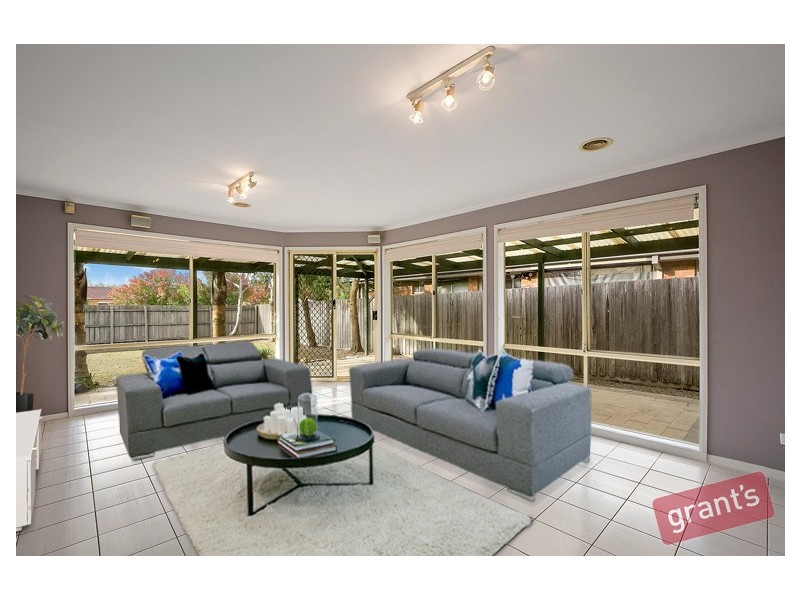 13 Langbourne Drive, Narre Warren South VIC 3805