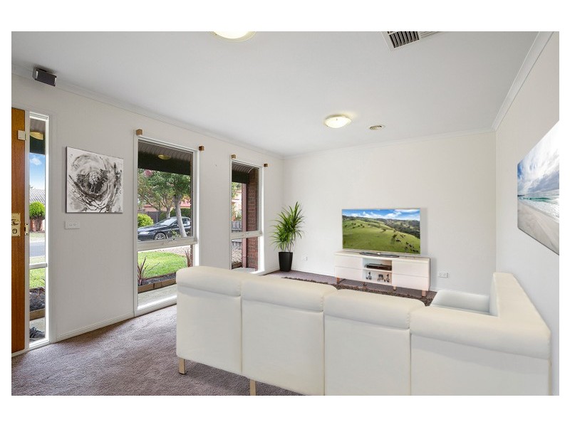 13 Langbourne Drive, Narre Warren South VIC 3805