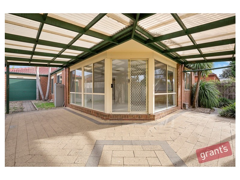 13 Langbourne Drive, Narre Warren South VIC 3805